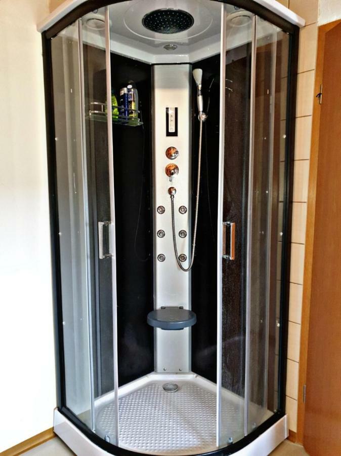 Voll Ausgestattete Dg- Wohnung In Hdh Ruhige Zentrale Lage Heidenheim an der Brenz Exterior foto